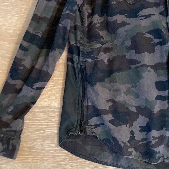 Camo zip up utility shirt size L Buffalo - Picture 3 of 7